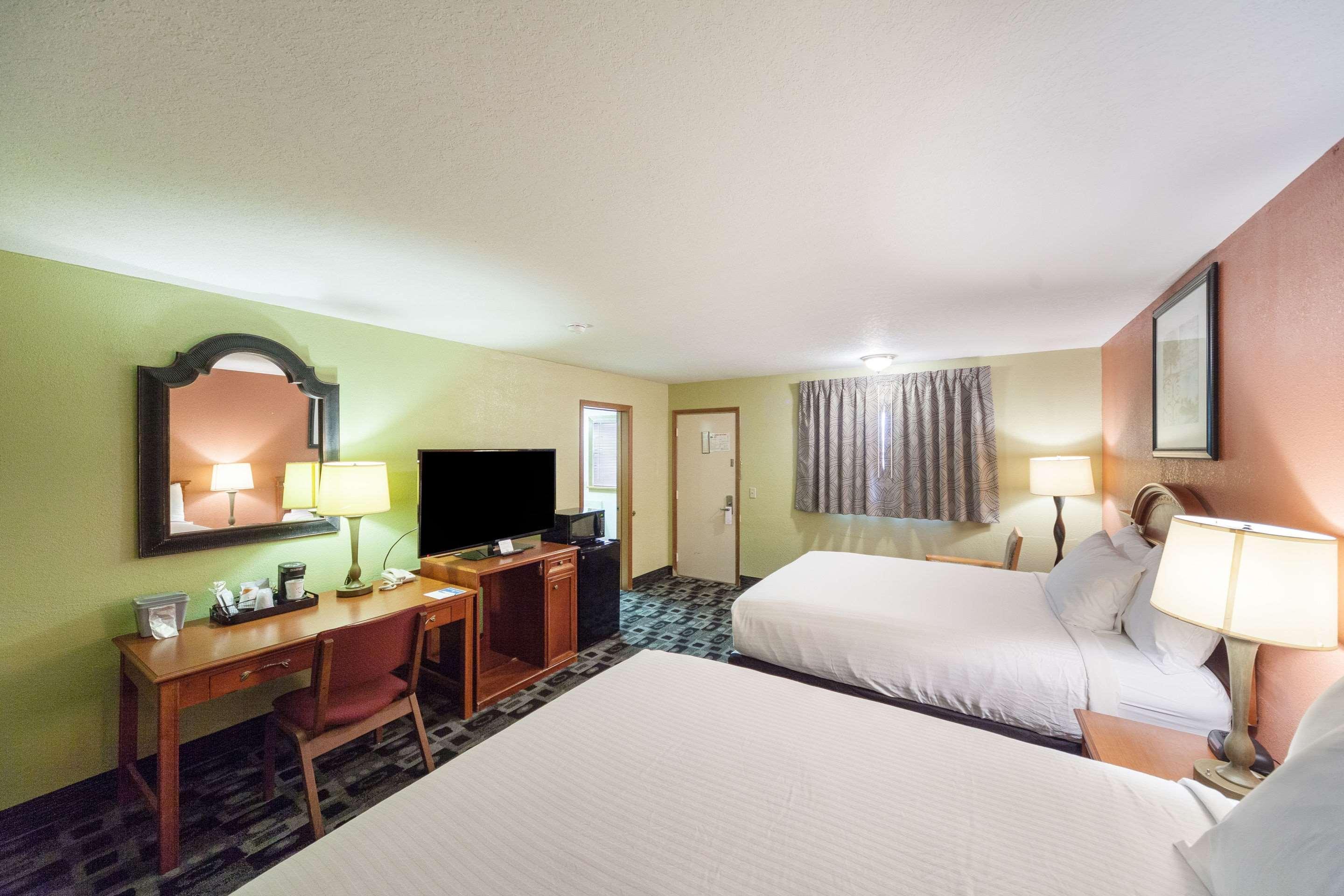 Rodeway Inn Wauseon Экстерьер фото